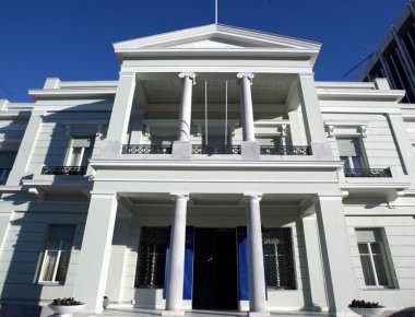 Α. Λοβέρδος και Γ. Κουμουτσάκος ισχυρίζονται ότι δεν είδαν όλα τα απόρρητα έγγραφα στο ΥΠΕΞ